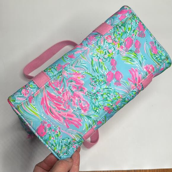 Lilly Pulitzer Thermal Insulated Lunch Tote Bag in Little Fishes Print - Picture 6 of 7